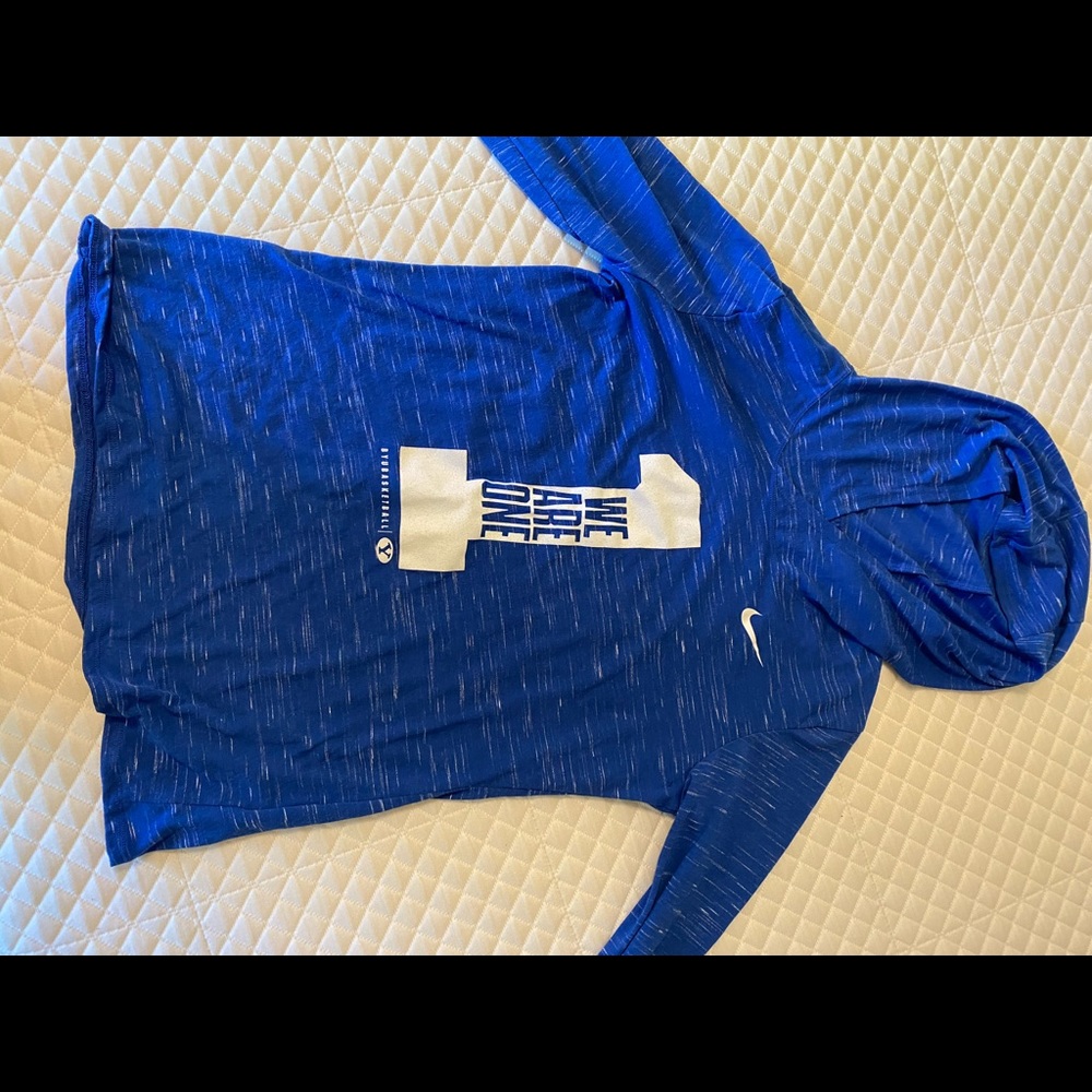 NIKE BYU PULLOVER